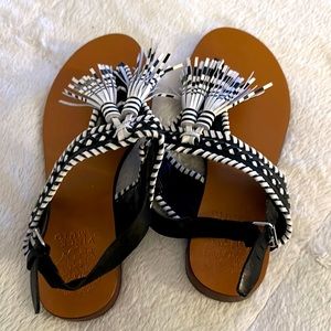 Never worn Vince Camuto Rebeka Sandal Black White Fringe Tassel size 8